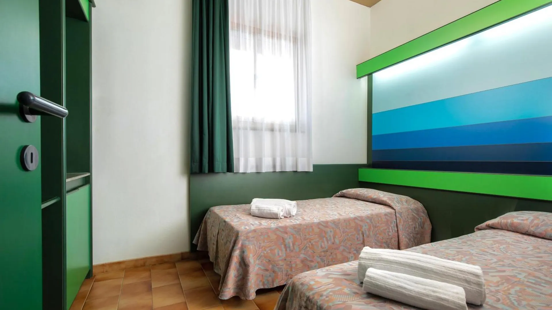 Ecovillage With Swimming-Pool Surrounded By Greenery, Apartments With Air Conditioning And Outdoor Private Area 툴라다 0*,